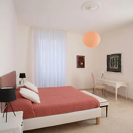 Sui Generis Casa Per Vacanze דירה